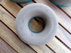 come creare una torta finta di fiori con l'oasis de L'Agenda di mamma Bea