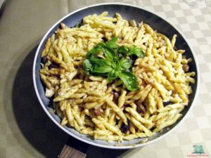 Pasta e fantasia strozzapreti con olive taggiasche e scorfano cucinati da L'Agenda di mamma Bea