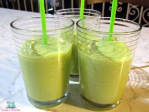estratti di benessere all'avocado, lime e basilico preparati da L'Agenda di mamma Bea